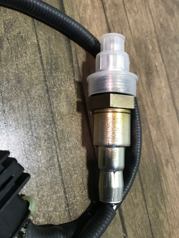 سنسور اکسیژن m17 بوش Bosch سوکت مشکی